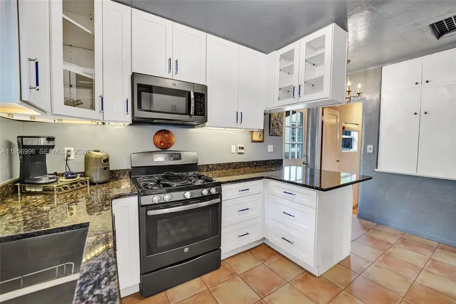 1340 Jackson St, Hollywood, FL 33019 - #2