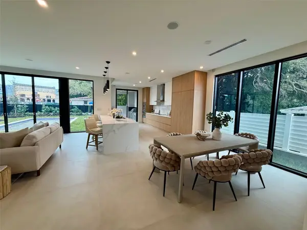 3200 Thomas Ave, Miami, FL 33133