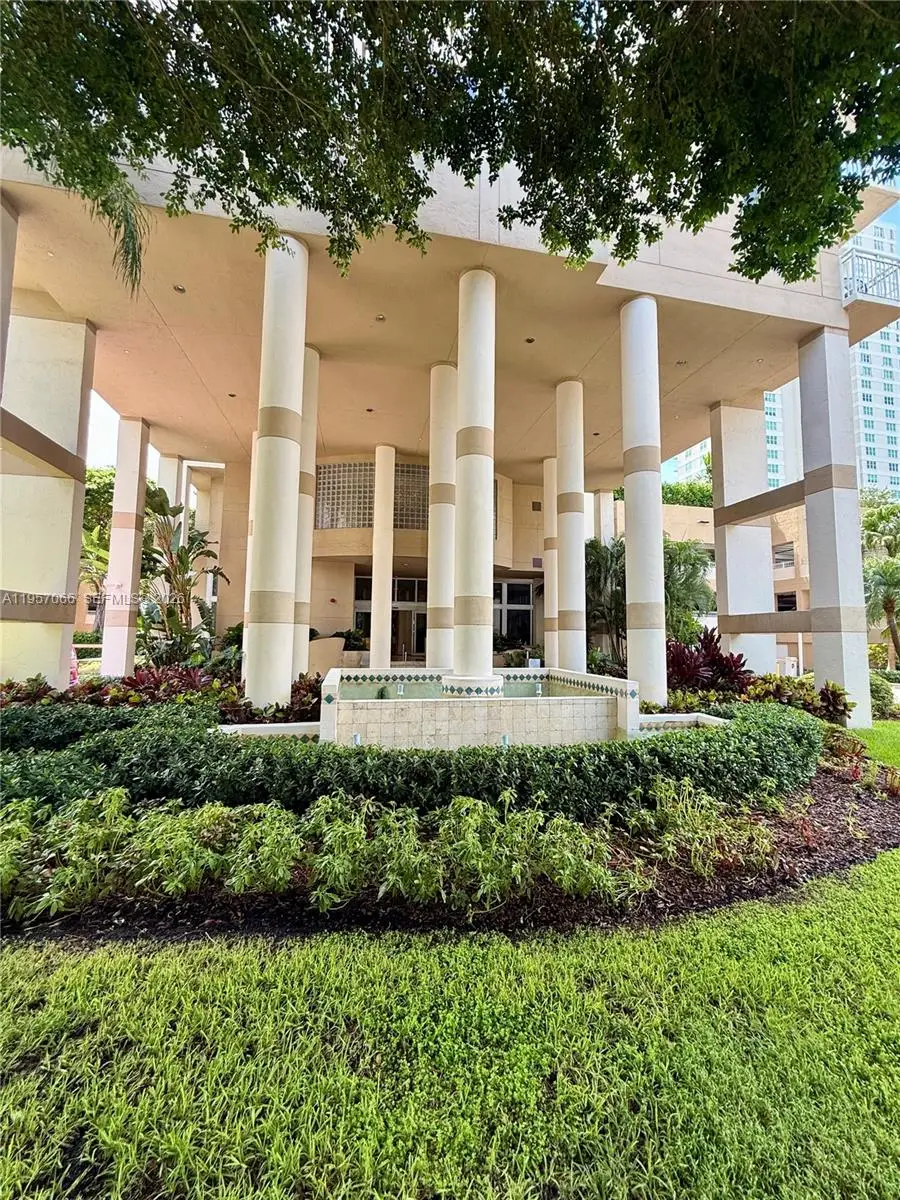 770 Claughton Island Dr #1503, Miami, FL 33131 - Image #3