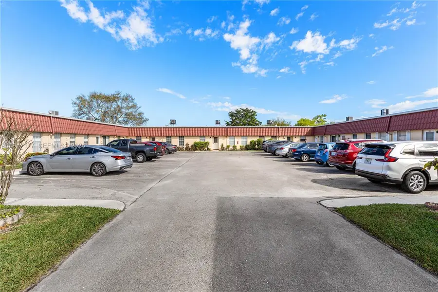 528 Franconia Cir, Lake Worth, FL 33467 - Image #3