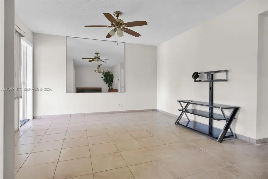 5300 Washington St #I205, Hollywood, FL 33021 - Image #3