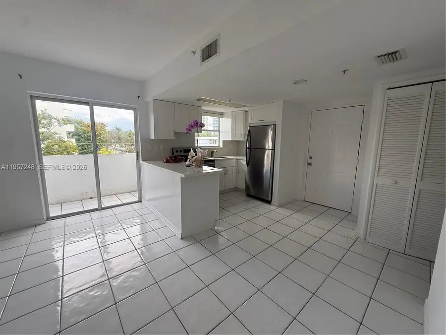 3052 SW 27th Ave #301, Miami, FL 33133 - Image #2