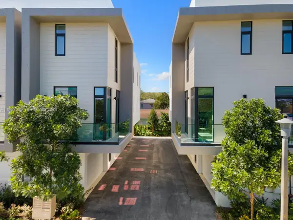 2501 SW 27 St #2, Miami, FL 33133