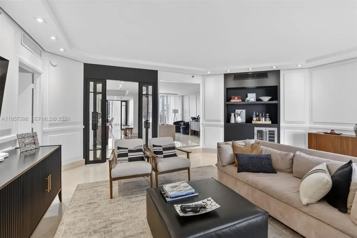 7000 Island Blvd #1109, Aventura, FL 33160 - Image #1