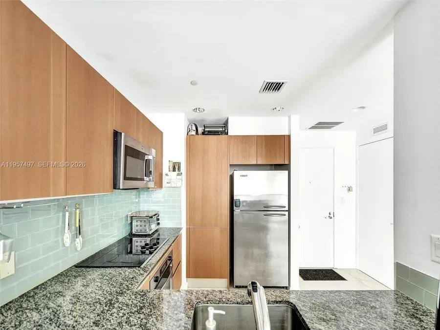 1050 Brickell Ave #2722, Miami, FL 33131 - Image #3