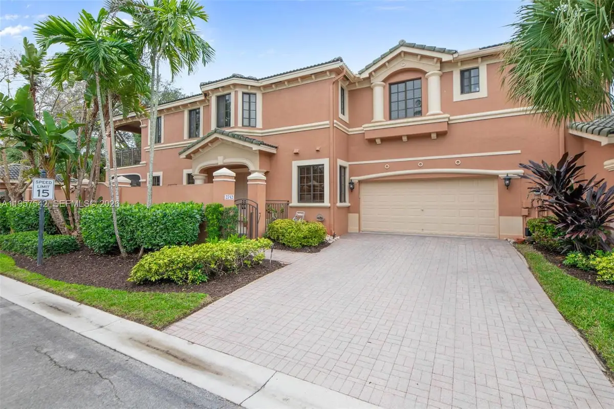 2742 NE Kinsington Cir #24-1, Weston, FL 33332 - Image #1