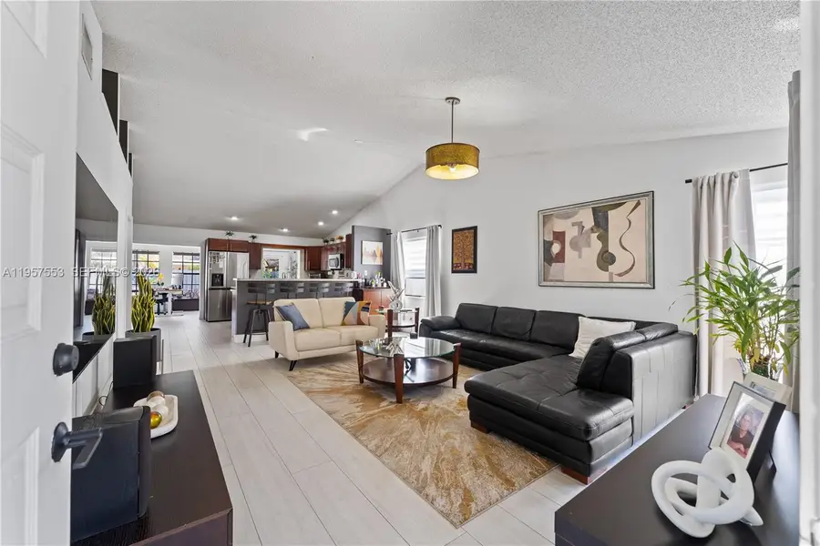 2915 NW 95th Ave, Coral Springs, FL 33065 - Image #3