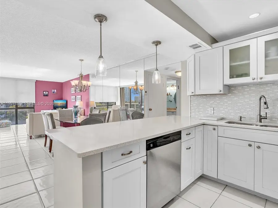 3675 N Country Club Dr #609, Aventura, FL 33180 - Image #2