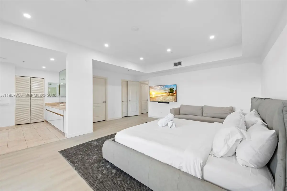 1415 Sunset Harbour Dr #204, Miami Beach, FL 33139 - Image #1