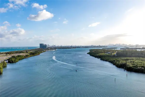 300 Bayview Dr #PH-06, Sunny Isles Beach, FL 33160