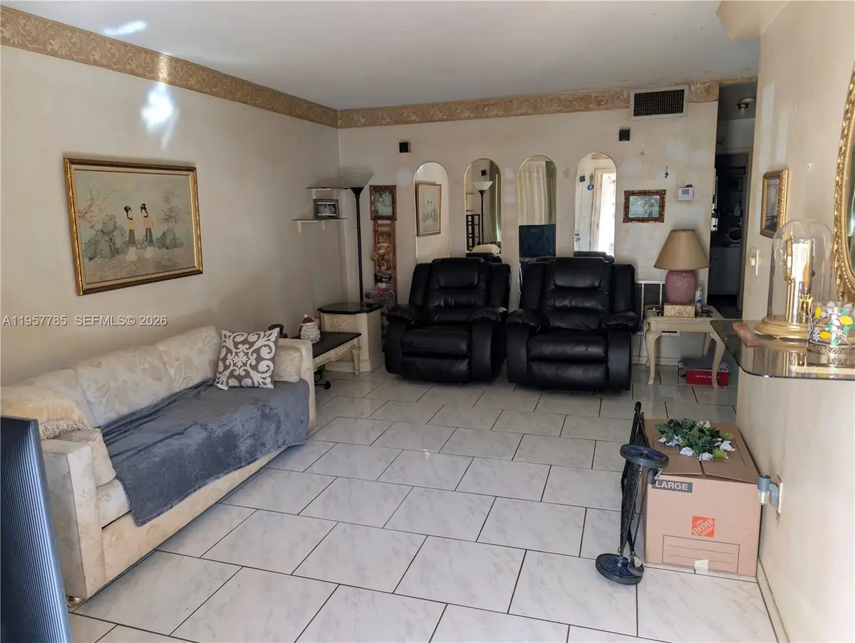 1747 Rodman St #304, Hollywood, FL 33020 - Image #1