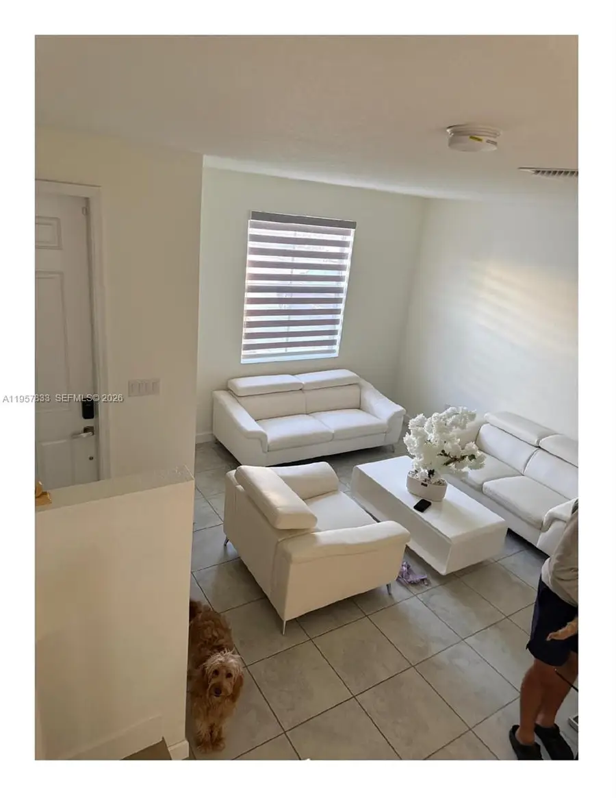 10628 W 33rd Way, Hialeah, FL 33018 - Image #3