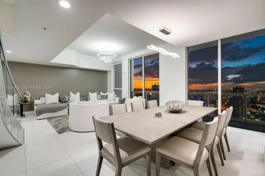 253 NE 2nd St #4904, Miami, FL 33132 - Image #2