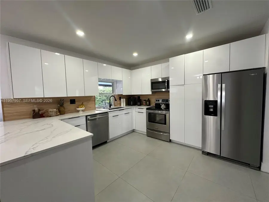 1915 NE 213th Ter, Miami, FL 33179 - Image #3