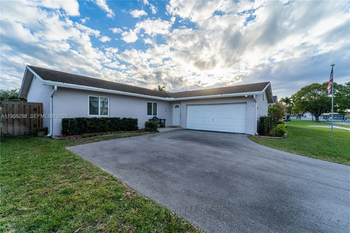 10760 NW 21st St, Sunrise, FL 33322 - Image #1