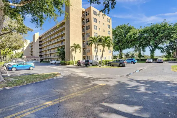 4570 NW 18th Avenue #202, Deerfield Beach, FL 33064
