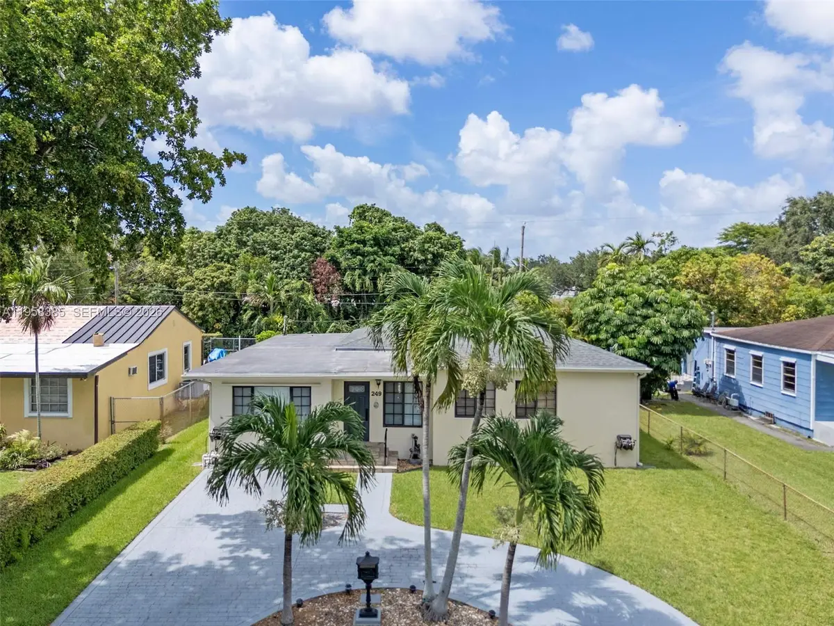 249 Carlisle Dr, Miami Springs, FL 33166 - #1
