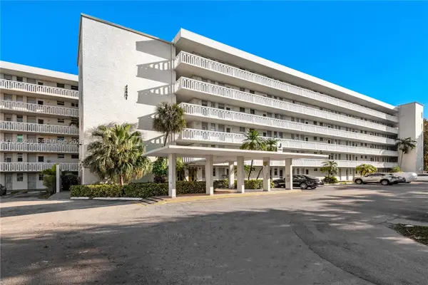 2851 Leonard Dr #J405, Aventura, FL 33160