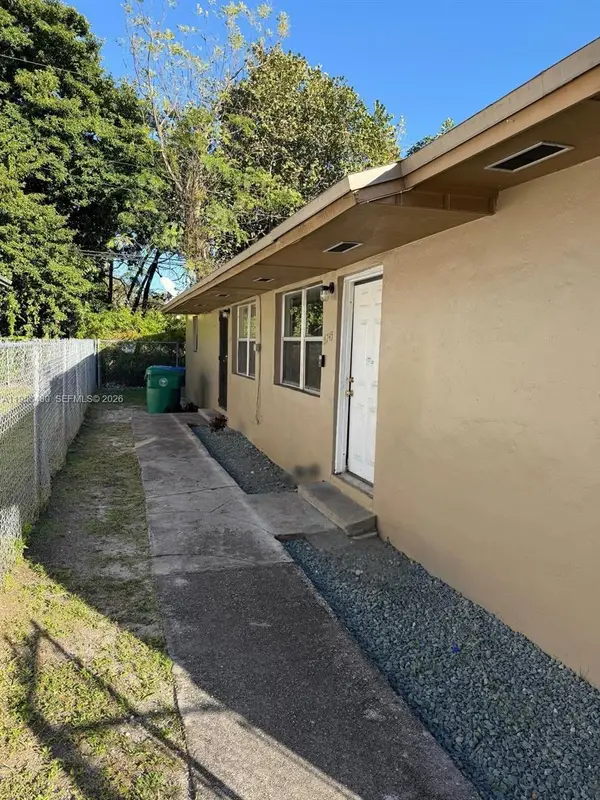 6745 NW 4th Ct, Miami, FL 33150