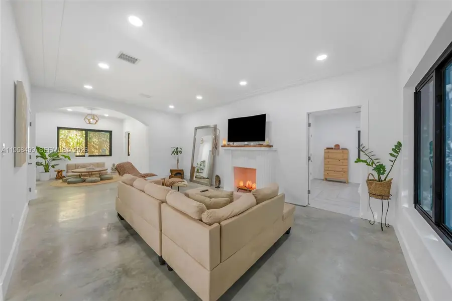 5981 NE 6th Ave, Miami, FL 33137 - #2