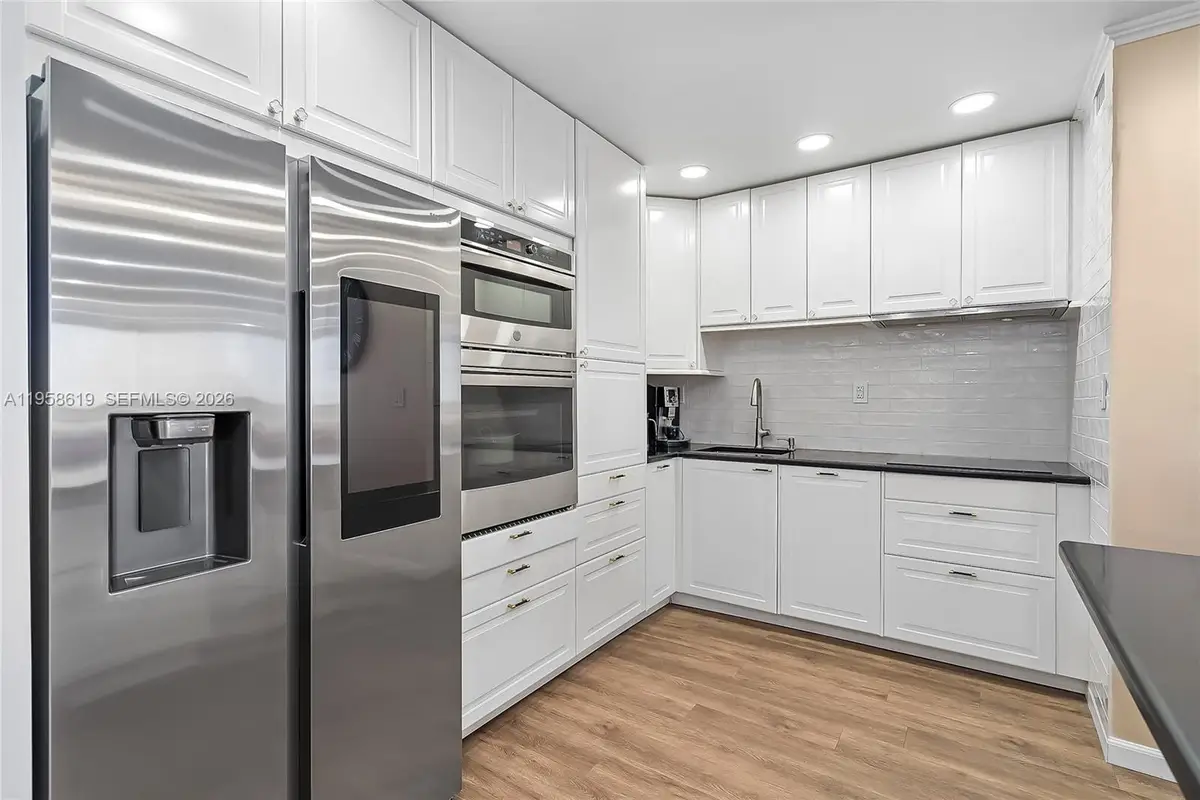 600 Three Islands Blvd #604, Hallandale Beach, FL 33009 - Image #1