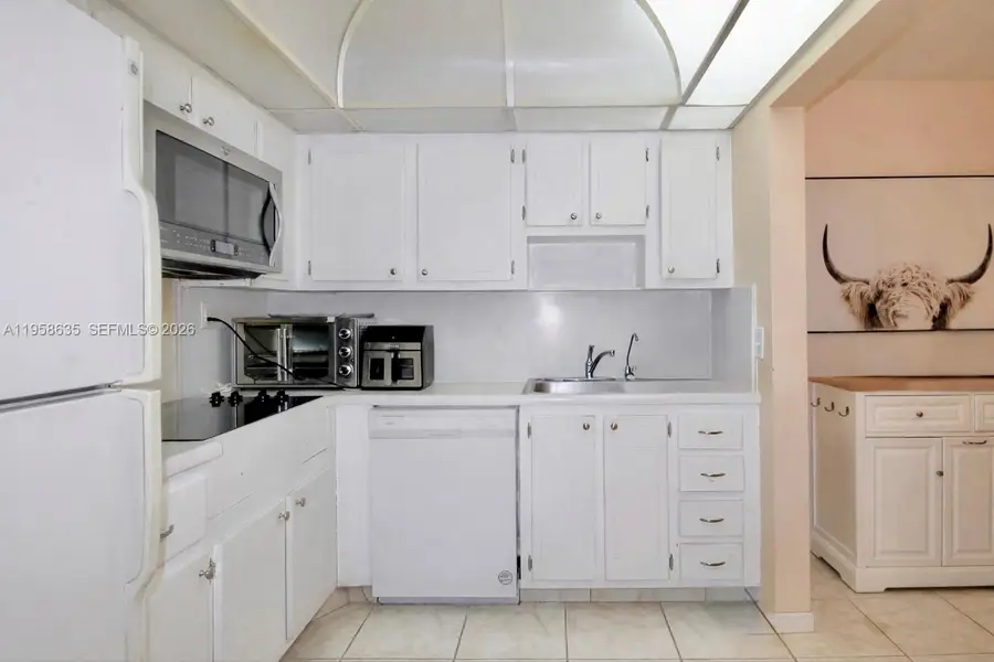 721 Atlantic Shores Blvd #212, Hallandale Beach, FL 33009 - Image #3