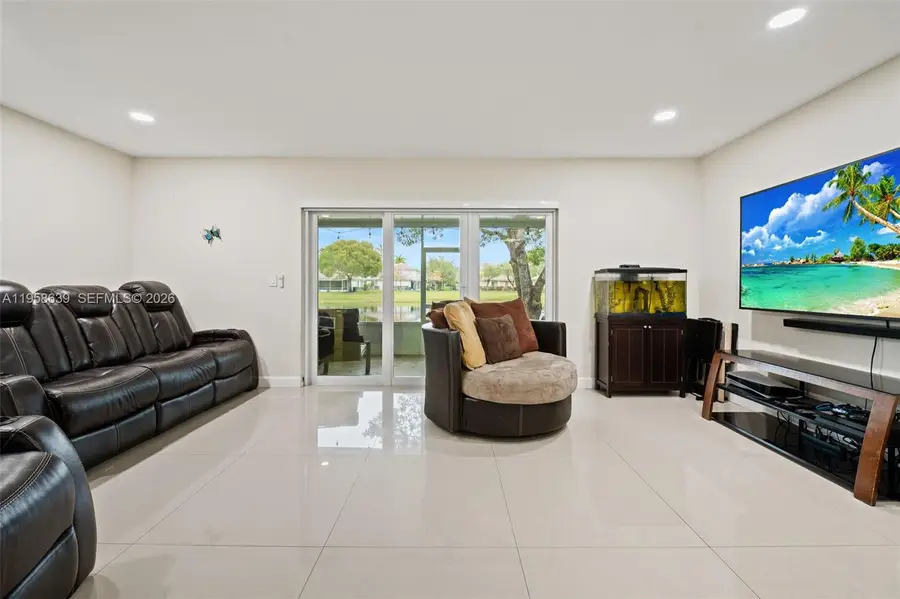 20877 NW 4th St, Pembroke Pines, FL 33029 - Image #2