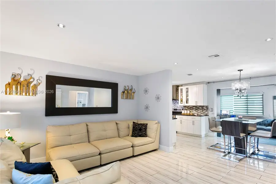 821 N 73rd Ter, Hollywood, FL 33024 - Image #2