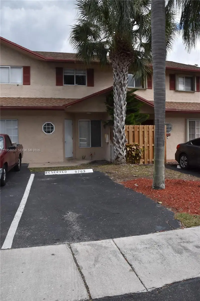 9763 NW 37th St, Sunrise, FL 33351 - Image #2