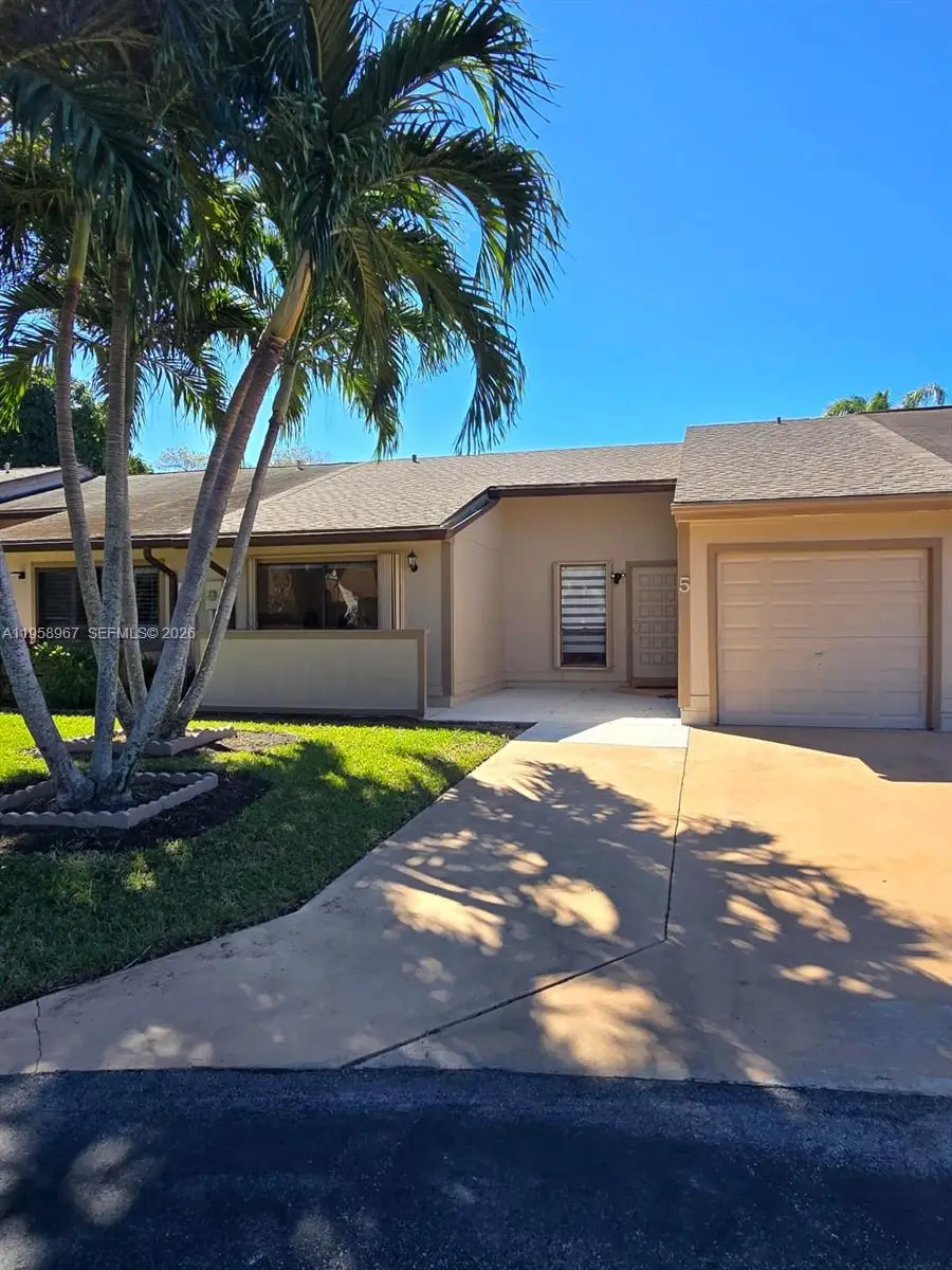 5 Rogart Cir, Boynton Beach, FL 33426 - Image #2