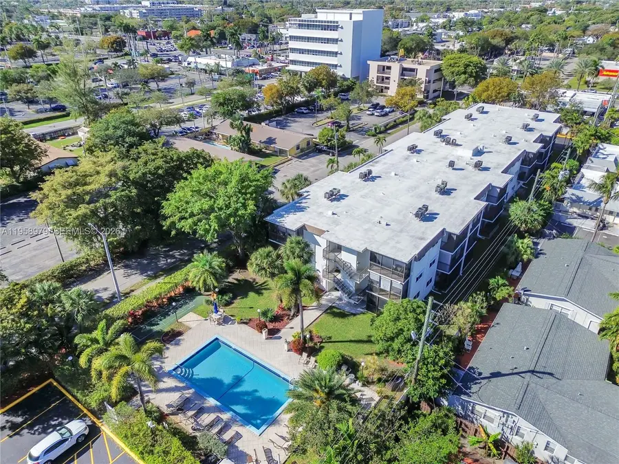 701 NE 1st Ct #110, Hallandale Beach, FL 33009 - Image #2