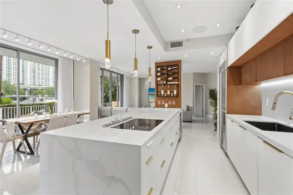 3500 Mystic Pointe Dr #104, Aventura, FL 33180