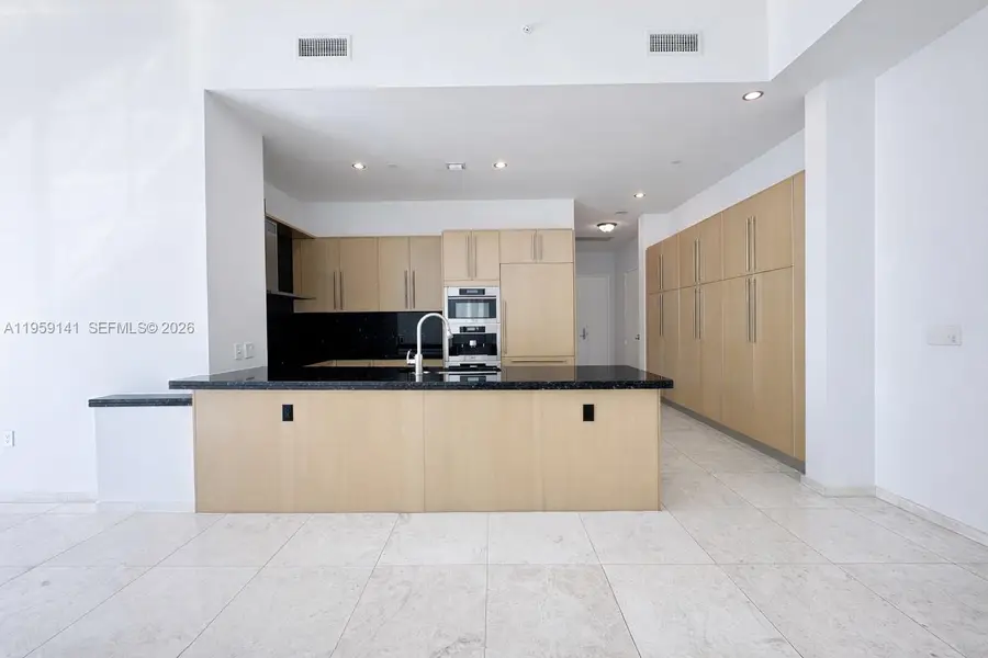 900 Brickell Key Blvd #2405, Miami, FL 33131 - Image #2