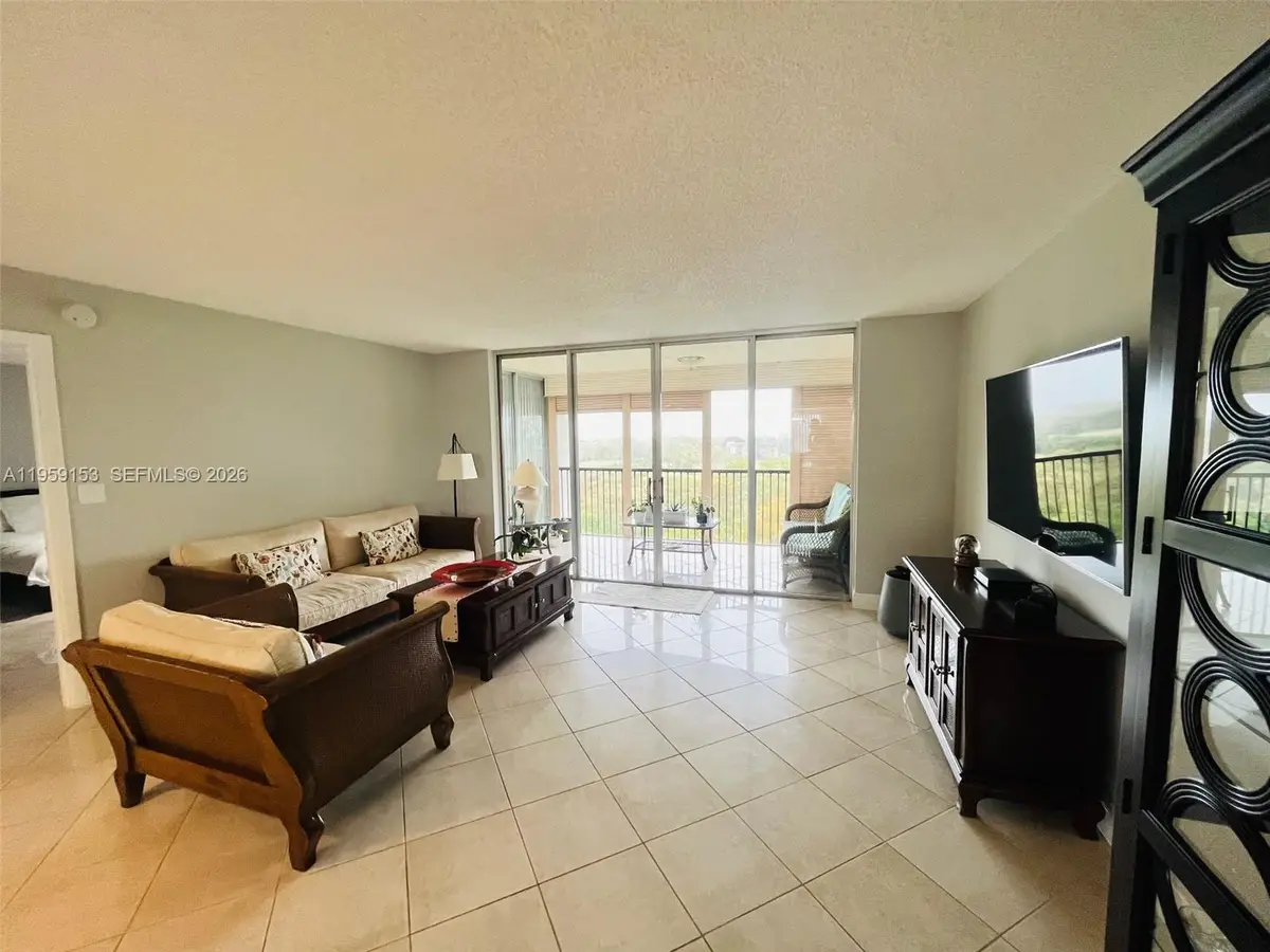 3940 Inverrary Blvd #808-A, Lauderhill, FL 33319 - Image #1