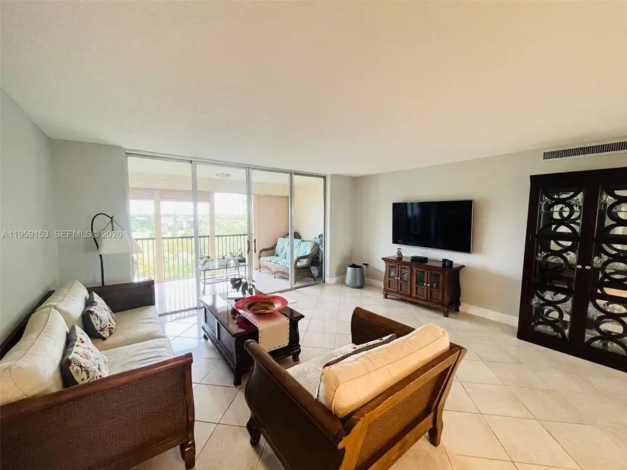 3940 Inverrary Blvd #808-A, Lauderhill, FL 33319 - Image #3