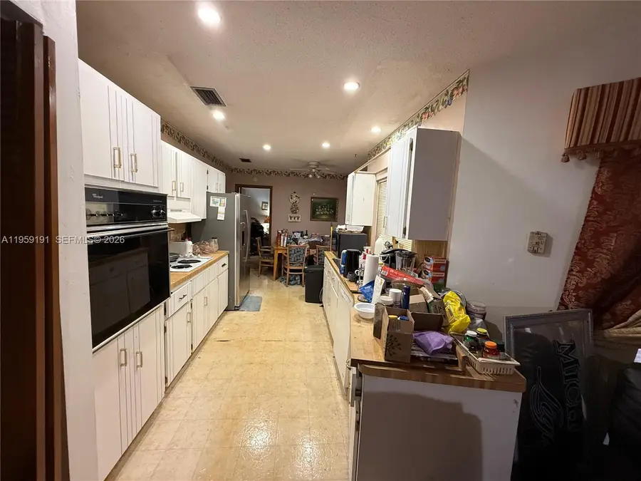 1140 NW 78th Ter, Plantation, FL 33322 - #3