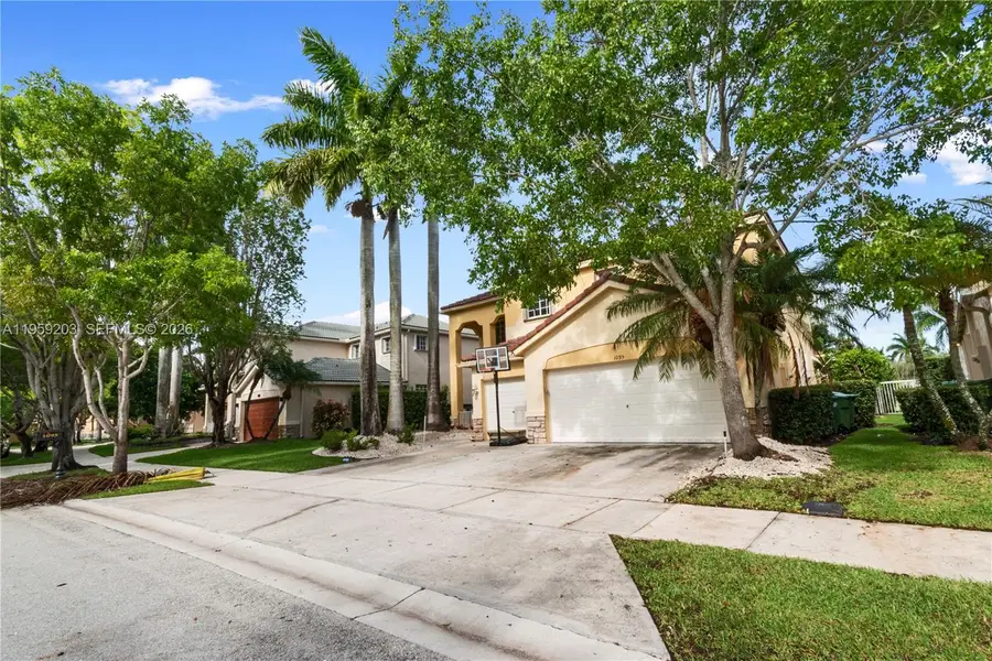 1095 Chenille Cir, Weston, FL 33327 - Image #2
