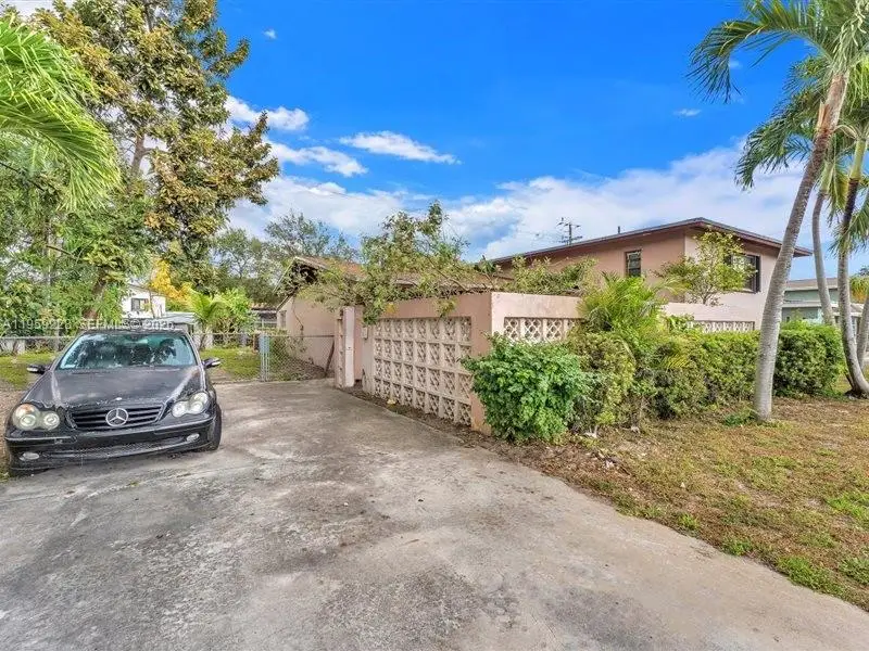 1355 NE 200th Ter, Miami, FL 33179 - Image #2