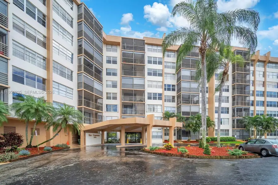 1200 Saint Charles Pl #419, Pembroke Pines, FL 33026 - Image #2