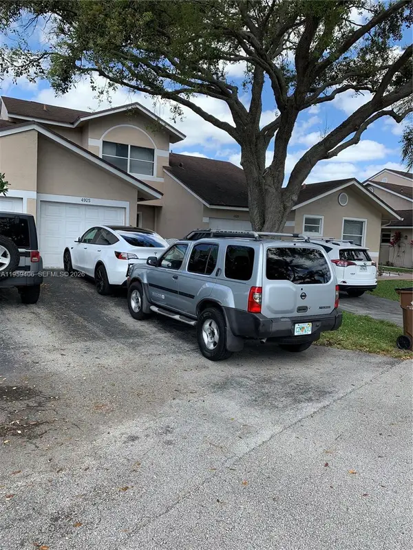 4925 W Lakes Dr, Deerfield Beach, FL 33442