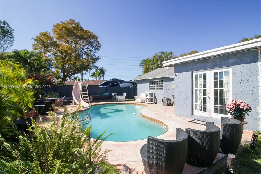 9710 NW 10th St, Pembroke Pines, FL 33024 - #3