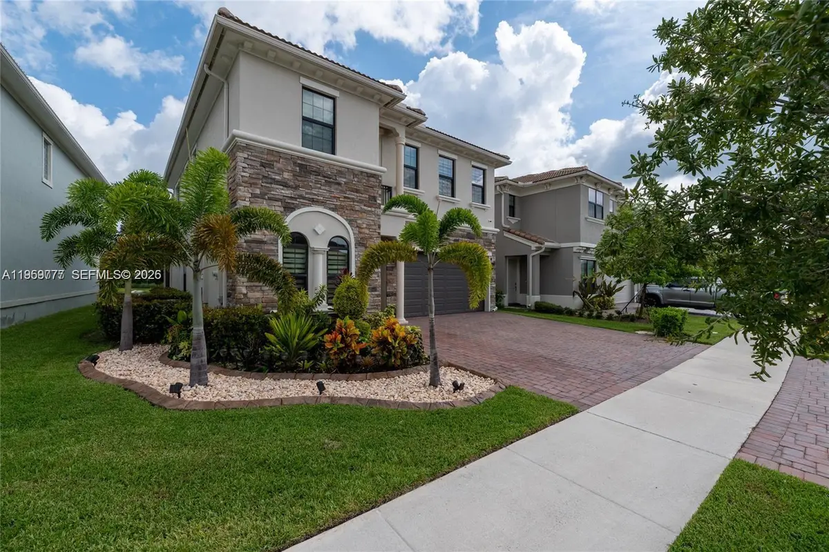 8475 NW 39th Ct, Coral Springs, FL 33065 - Image #1
