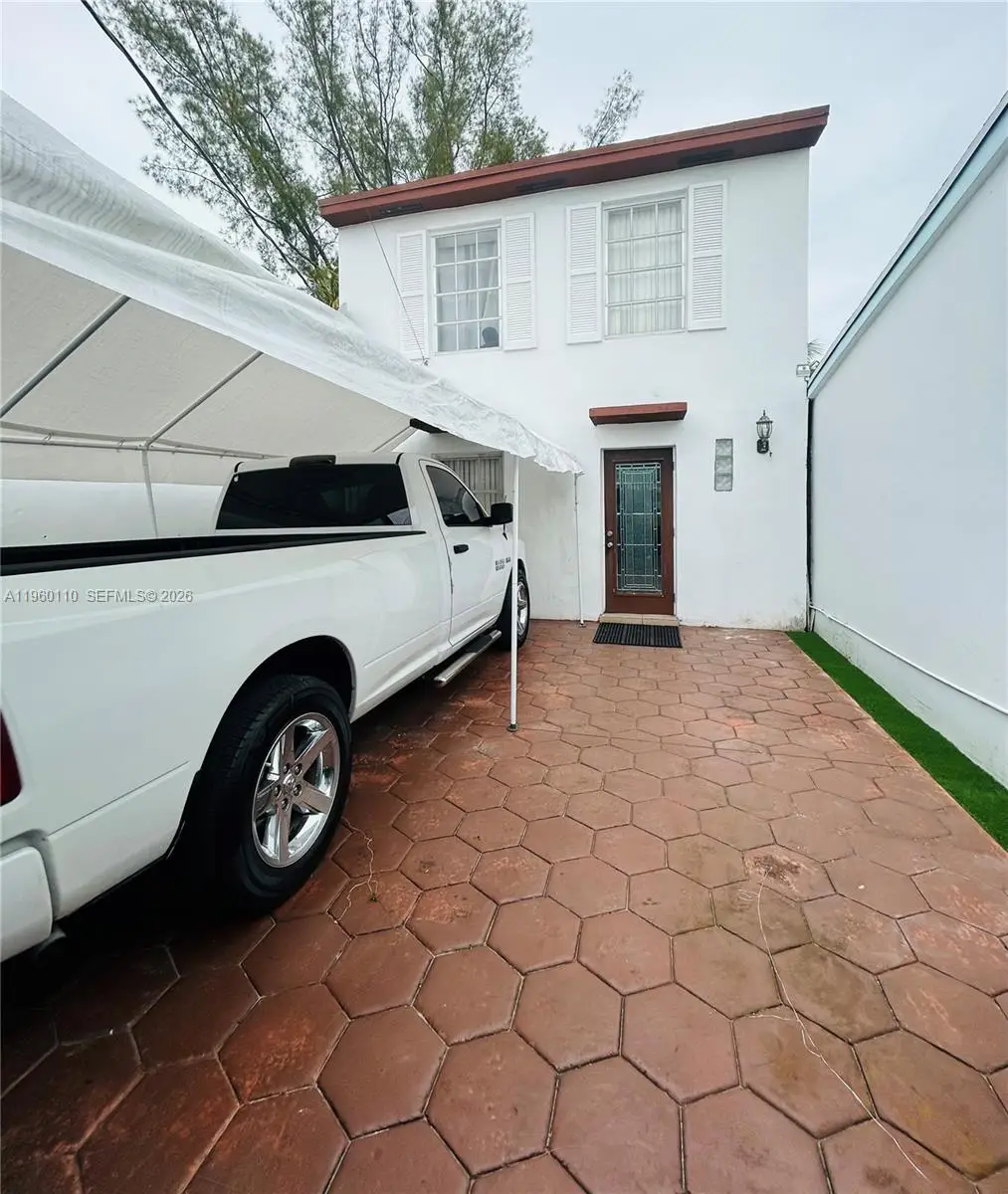 1589 W 73rd St, Hialeah, FL 33014 - Image #1