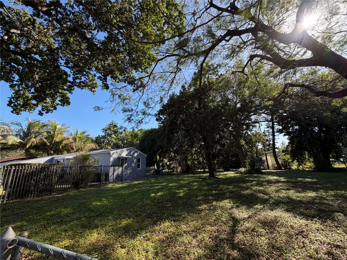 1060 NW 44th St, Miami, FL 33127 - Image #1