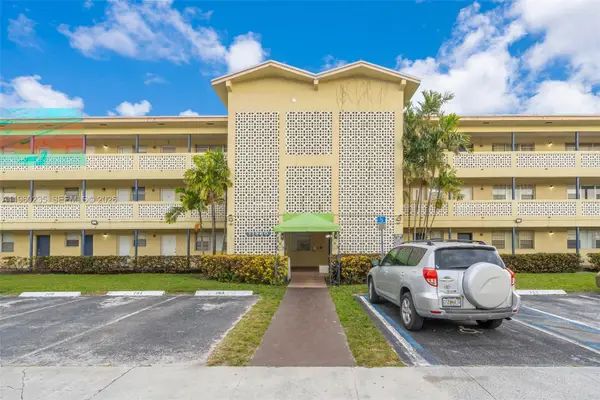 11960 NE 19th Dr #15, North Miami, FL 33181