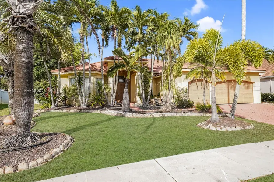 15989 SW 14th St, Pembroke Pines, FL 33027 - Image #2