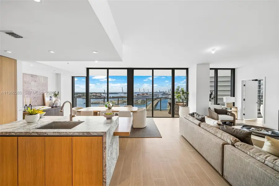 500 Alton #2203, Miami Beach, FL 33139 - Image #2