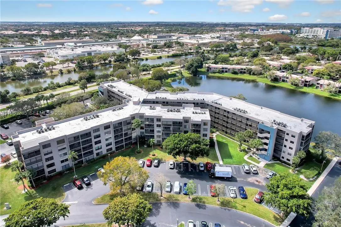 900 Colony Point Cir #505, Miramar Pembroke Pines, FL 3306 - Image #1