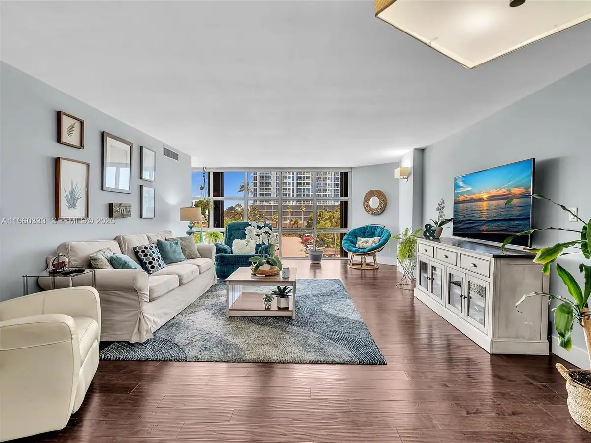 6423 Collins Ave #409, Miami Beach, FL 33141 - Image #1