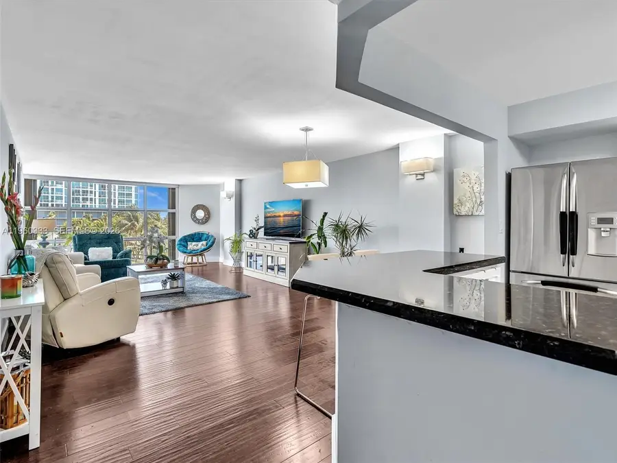 6423 Collins Ave #409, Miami Beach, FL 33141 - Image #3